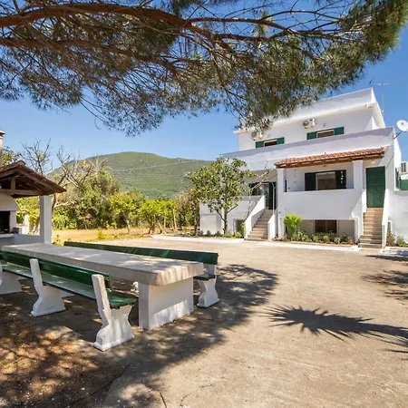 Secret Garden Villa-3bd, Pool & Bbq In וילה Halikounas