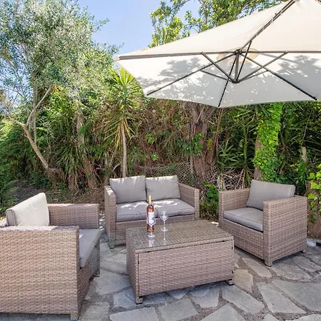 Secret Garden Villa-3bd, Pool & Bbq In Villa *