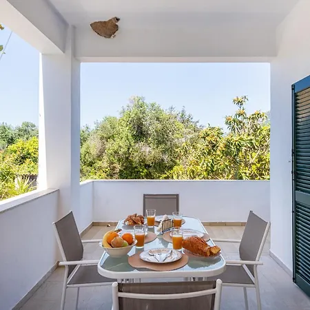 Secret Garden Villa-3bd, Pool & Bbq In Halikounas