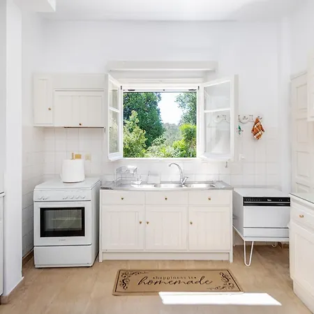 Secret Garden Villa-3bd, Pool & Bbq In וילה