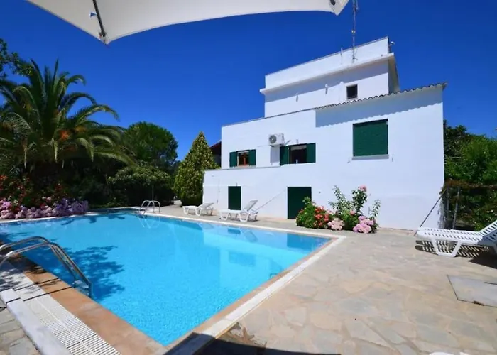 Secret Garden Villa-3bd, Pool & Bbq In Βίλα