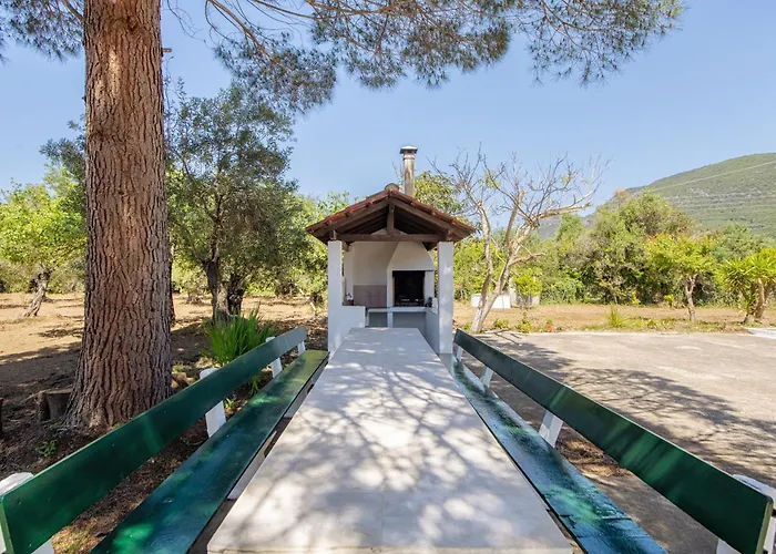 Βίλα Secret Garden Villa-3bd, Pool & Bbq In Χαλικούνας