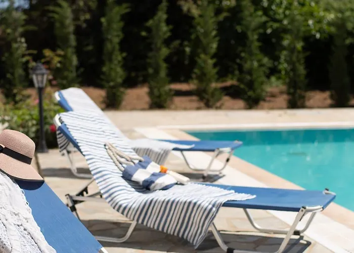Secret Garden Villa-3bd, Pool & Bbq In