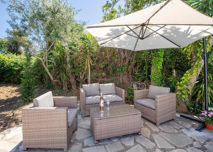 Secret Garden Villa-3bd, Pool & Bbq In Βίλα *