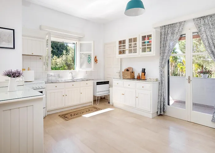 Βίλα Secret Garden Villa-3bd, Pool & Bbq In *