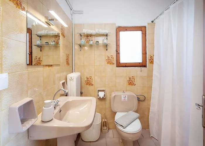 Secret Garden Villa-3bd, Pool & Bbq In Χαλικούνας
