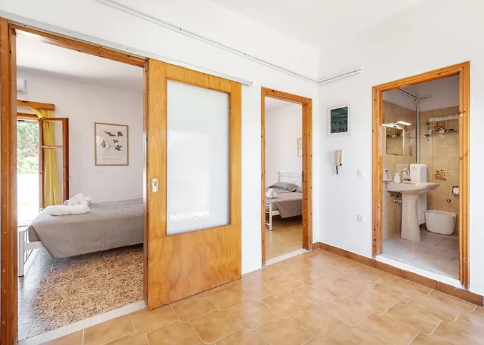 Βίλα Secret Garden Villa-3bd, Pool & Bbq In *