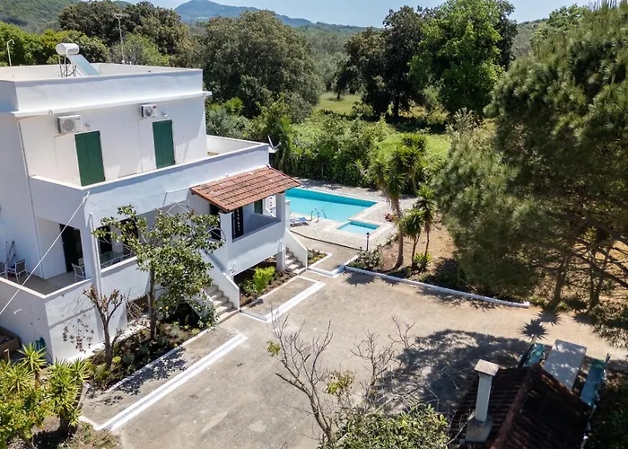 Βίλα Secret Garden Villa-3bd, Pool & Bbq In *