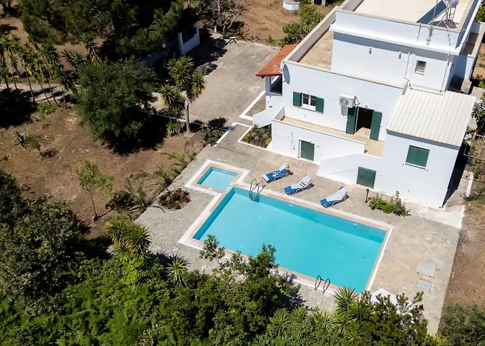 Βίλα Secret Garden Villa-3bd, Pool & Bbq In Χαλικούνας