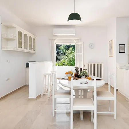 Secret Garden Villa-3bd, Pool & Bbq In Vilă *